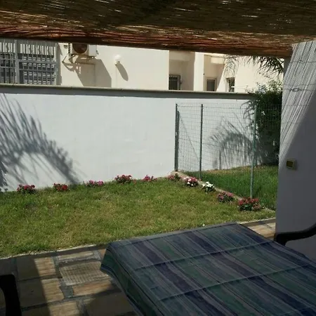 Apartment In Mit Terrasse Torre Mozza